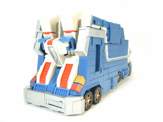 Transformers News: TFSource.com - Several Toy Updates